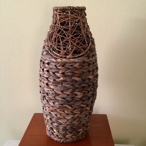 24” Dual-woven decorative basket-style accent